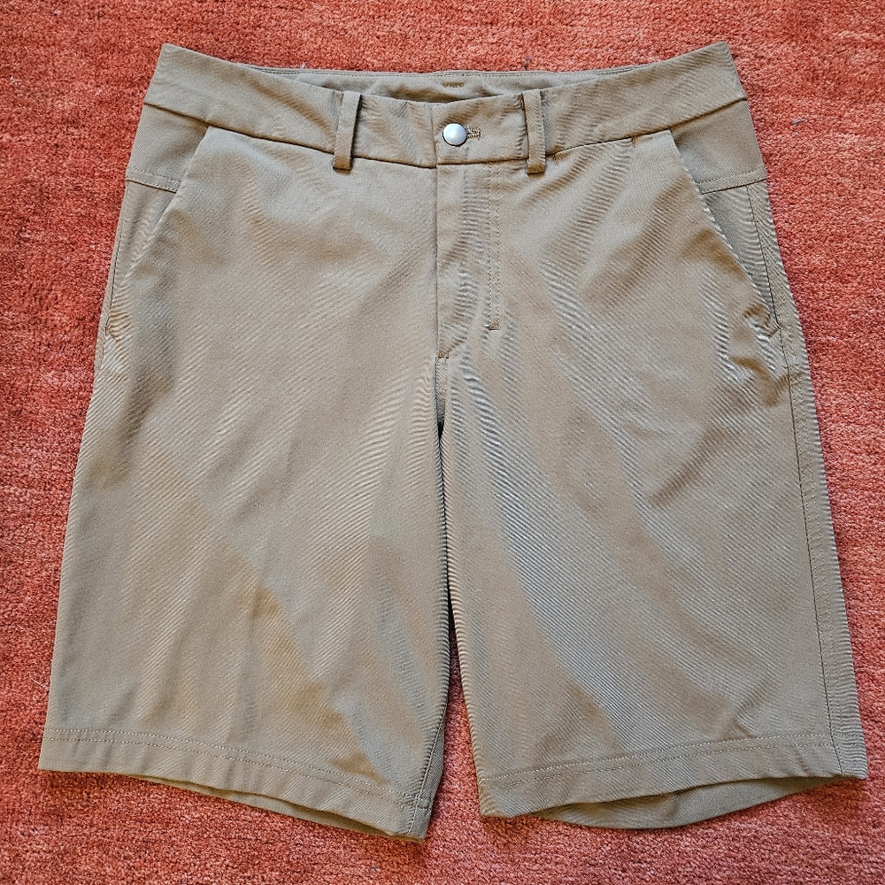 Lululemon Mens The Works ABC Shorts LM7929S Golf Warpstreme 11" Chino Tan